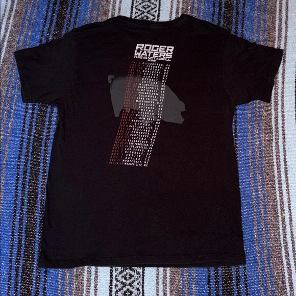 Roger Waters 2022 Tour Concert Tee Shirt - Picture 7 of 9